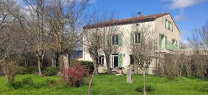 Κήπος έξω από το Chambre d'hôte chez l'habitant à la campagne