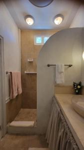Ein Badezimmer in der Unterkunft Villa Caprichosa Boutique Hotels