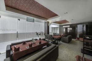 Posezení v ubytování Hotel Raya Inn