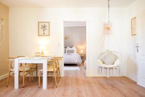 Ένα ή περισσότερα κρεβάτια σε δωμάτιο στο BOHO-Apartment - Feel like Home, Tiny Bathroom & Garage, 60m2