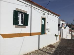 Το κτήριο όπου στεγάζεται  η παραθεριστική κατοικία