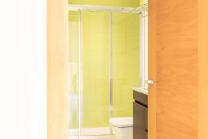 A bathroom at Apartamentos Rurales de Abelleira