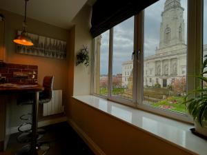 Kuchyň nebo kuchyňský kout v ubytování Town Hall View