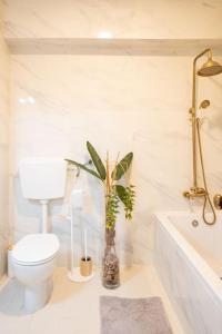 Ένα μπάνιο στο Aroeira Turquoise Home