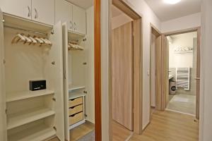 Fotografia z galérie ubytovania Atrium Apartman Hévíz mit Panoramaterrasse und Tiefgarage v destinácii Hévíz