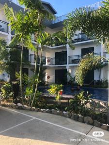 El edificio en el que está el aparthotel