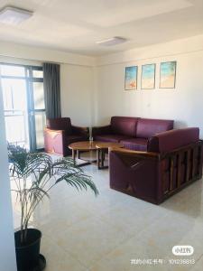 Un lugar para sentarse en wailoaloa CC 泳池公寓