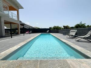 Bassein majutusasutuses Rubis - Vue piscine, balcon, proche Destraland või selle lähedal