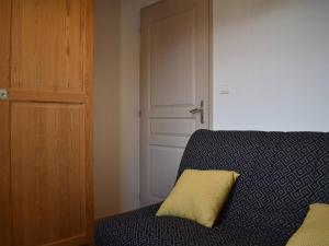 Posedenie v ubytovaní Duplex 3 pièces avec parking, proche forêt et centre - Confort et équipements complets - FR-1-580-77