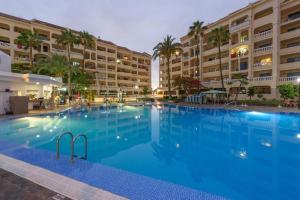 Бассейн в Los Cristianos Heated Pool Sea View AC или поблизости +37 фотографий