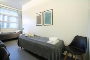 Posezení v ubytování Forenom Hostel Helsinki Pitäjänmäki