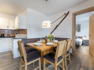 Kuchyňa alebo kuchynka v ubytovaní Luxury Tauern Suite Walchen Kaprun 1