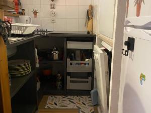 a small kitchen with a counter and a sink at Appartement Saint-François-Longchamp, 2 pièces, 5 personnes - FR-1-635-114 in Saint-François-Longchamp
