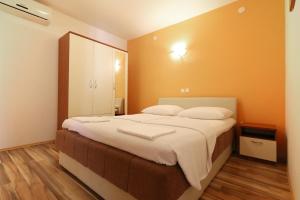 Posteľ alebo postele v izbe v ubytovaní Apartments by the sea Pridraga - Cuskijas, Novigrad - 6306