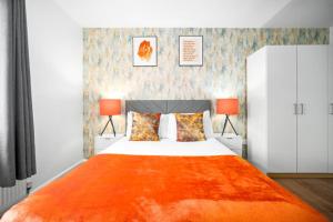 Ένα ή περισσότερα κρεβάτια σε δωμάτιο στο STYLISH-BIRMINGHAM central home