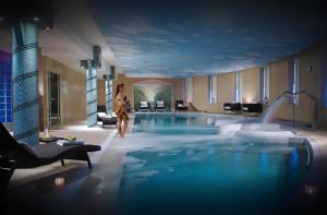 Bazen v nastanitvi oz. blizu nastanitve Killashee Hotel