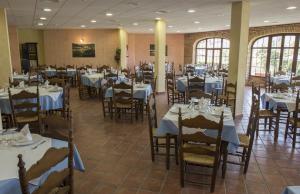 Restauracja lub miejsce do jedzenia w obiekcie Aparthotel Rural 12 Caños