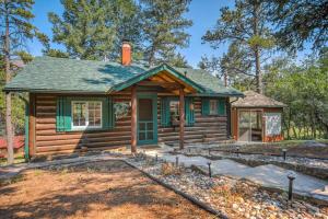 Galeriebild der Unterkunft Wine Gazebo Pikes Peak Mountain Log Cabin in Cascade-Chipita Park