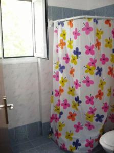 Koupelna v ubytování Lerna Rooms