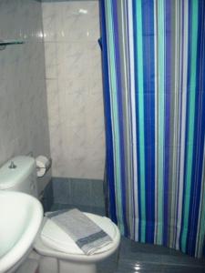 Koupelna v ubytování Lerna Rooms