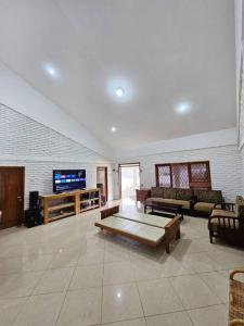 The lobby or reception area at villa lestari