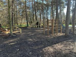 Fotografia z galérie ubytovania Lodge PMR avec jacuzzi privatif, accès spa et activités au bord du golf! - FR-1-582-372 v destinácii Le Chambon-sur-Lignon