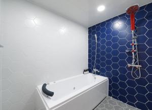 WJ Hotel Pool House的一间浴室