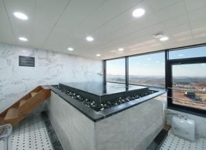 原州市WJ Hotel Pool House的相册照片