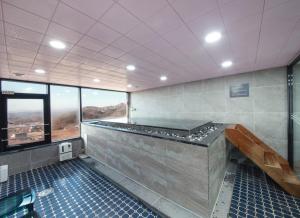 原州市WJ Hotel Pool House的相册照片