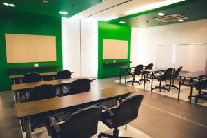 A área empresarial e/ ou a sala de conferências de Go Hotels Tacloban