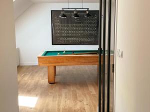 Galeriebild der Unterkunft Gîte rénové avec billard, baby-foot, jardin clos, recharge VE, proche châteaux de la Loire - FR-1-381-575 in Courçay