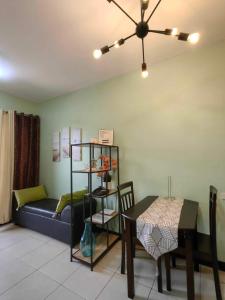 Ruang duduk di Visayas Ave Condo Unit 1 bedroom not a studio!!