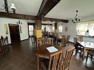 Restaurace v ubytování Pasul Schiorilor by Genco