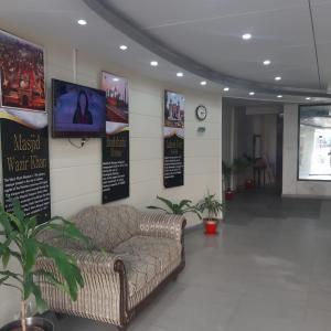 Zona de hol sau recepție la Premier Inn Davis Road Lahore