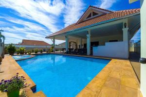 Bazén v ubytování Private 3 Bedroom Pool Villa PV7 nebo v jeho okolí