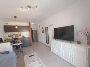 Kuhinja ili čajna kuhinja u objektu Apartamento London Complex Amaya Fuerteventura