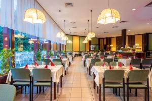 Restoran ili drugo mesto za obedovanje u objektu Hotel Lövér Sopron