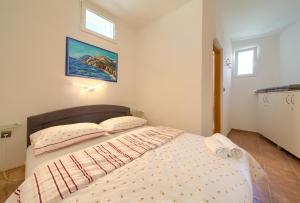 Postel nebo postele na pokoji v ubytování Villa Natura - infinity pool, magical nature and view, complete privacy - by Traveler tourist agency ID 2136