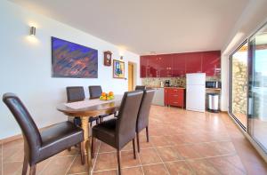 Kuchyň nebo kuchyňský kout v ubytování Villa Natura - infinity pool, magical nature and view, complete privacy - by Traveler tourist agency ID 2136