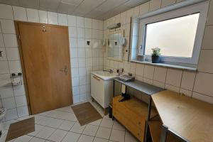 Ένα μπάνιο στο FeWoRebbe familienfreundliche grosse, ruhige und helle Wohnung +6 φωτογραφίες