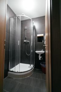 Kúpeľňa v ubytovaní Hostel Mandarinka + 37 fotografií