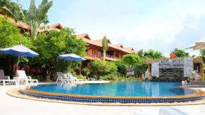 Bazén v ubytování PS Thana Resort nebo v jeho okolí