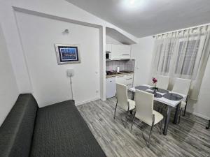 Kuchyň nebo kuchyňský kout v ubytování Guest House Antonia