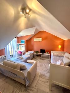 GATU PREMIUM Villa Sal Marina "preferente para mayores de 25 años y familias "にあるシーティングエリア