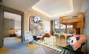 Postel nebo postele na pokoji v ubytování Crowne Plaza Dujiangyan by IHG