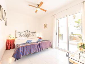 Postel nebo postele na pokoji v ubytování Holiday Home Santiago - RDB100 by Interhome