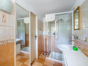 Koupelna v ubytování Holiday Home Horní Prysk by Interhome