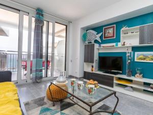 TV a/nebo společenská místnost v ubytování Apartment Jaume II-3 by Interhome