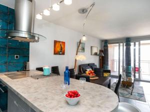 Kuchyň nebo kuchyňský kout v ubytování Apartment Jaume II-3 by Interhome + 8 fotografií