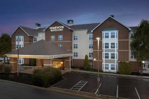 a rendering of a hotel with a parking lot at Homewood Suites by Hilton Reading-Wyomissing in Wyomissing
